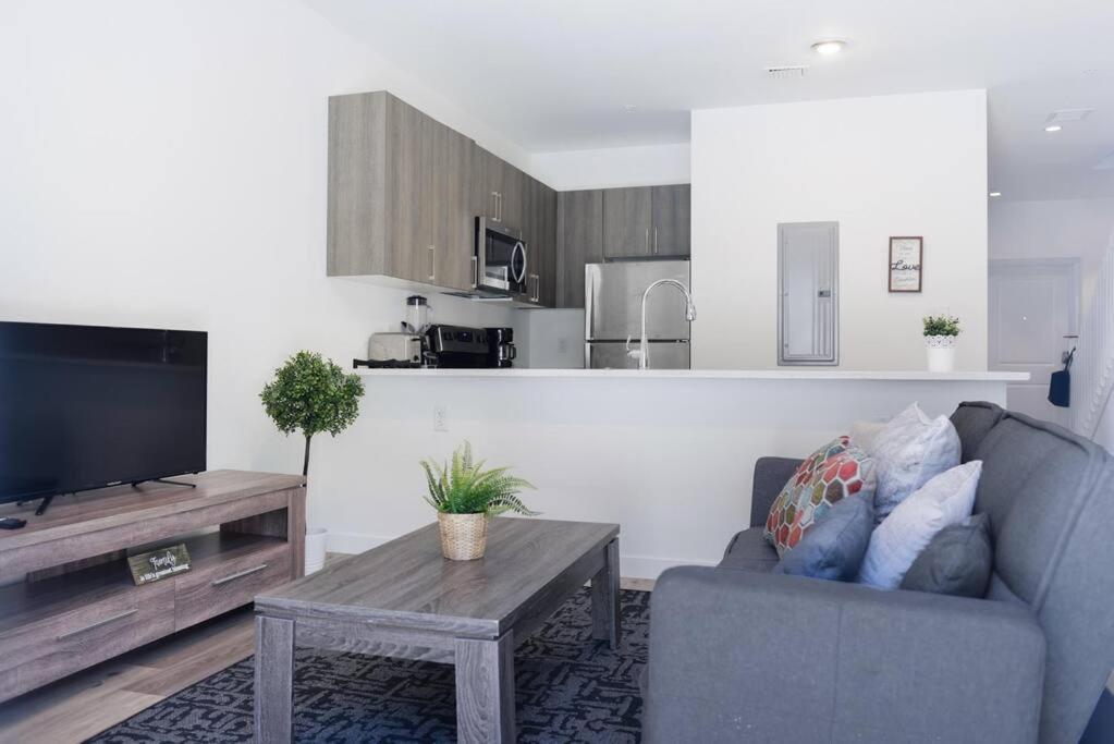 Awesome 3Br Townhouse 15Minutes From The Beach Miami Exterior photo