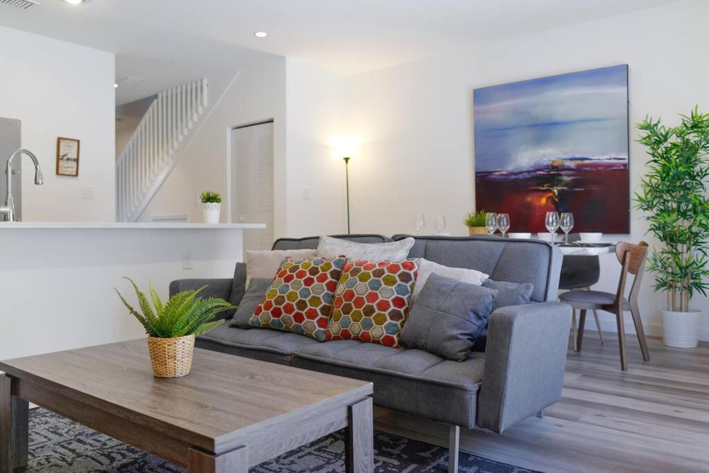Awesome 3Br Townhouse 15Minutes From The Beach Miami Exterior photo
