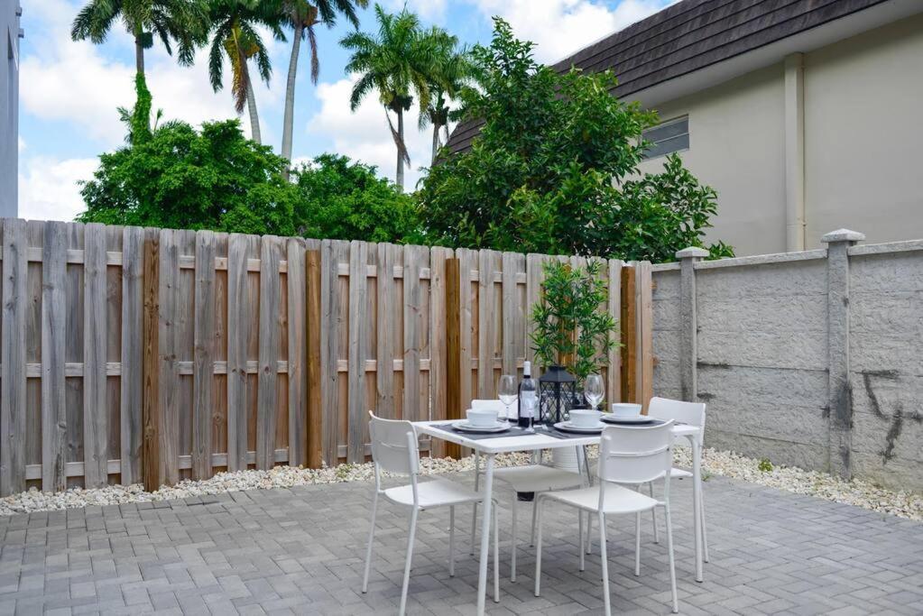 Awesome 3Br Townhouse 15Minutes From The Beach Apartment Miami Exterior photo